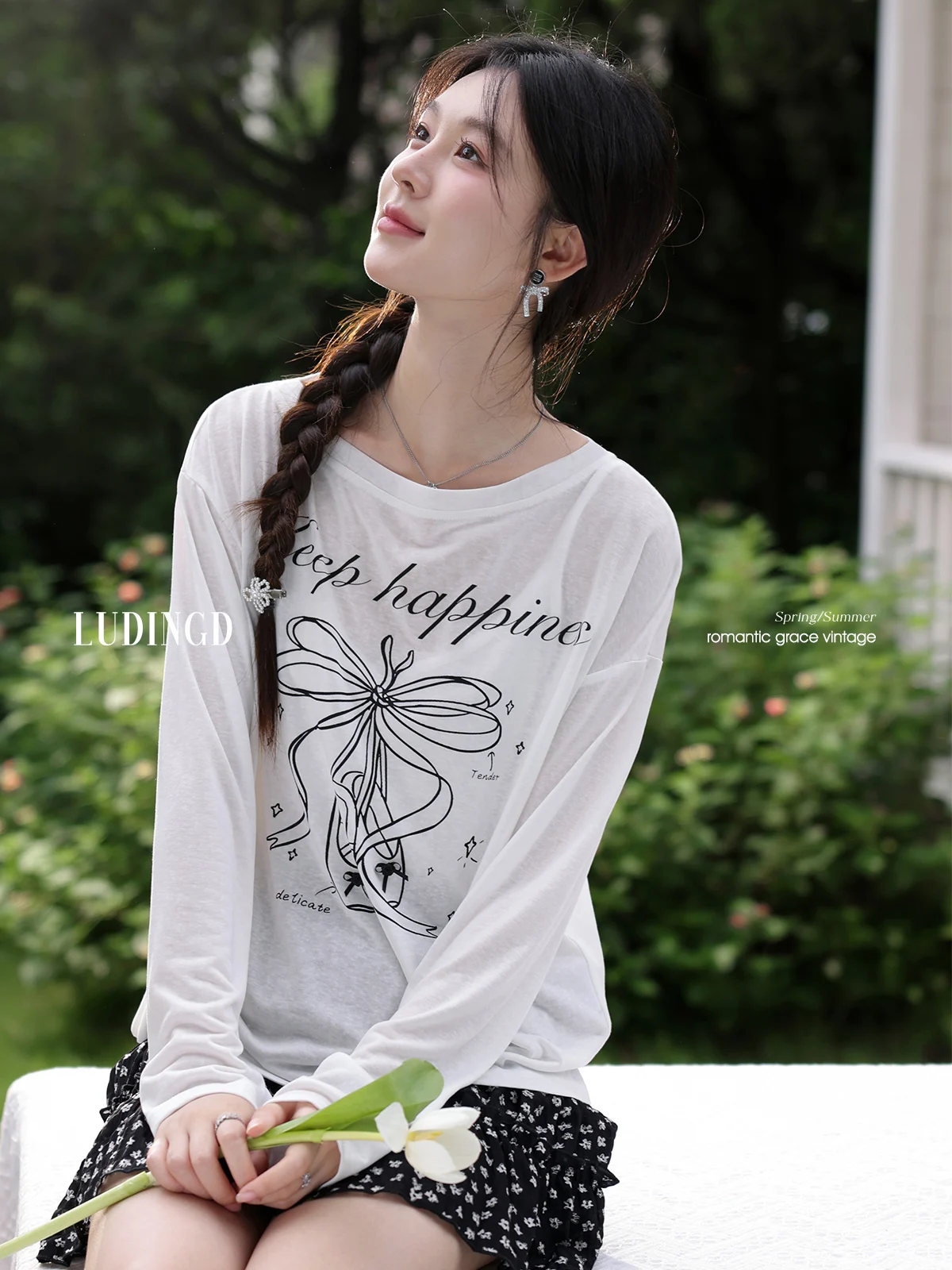 ALXNAN grande taille blanc imprimé T-shirt femmes Protection solaire à manches longues pull 2025 été coupe ample élégant femme haut D11825