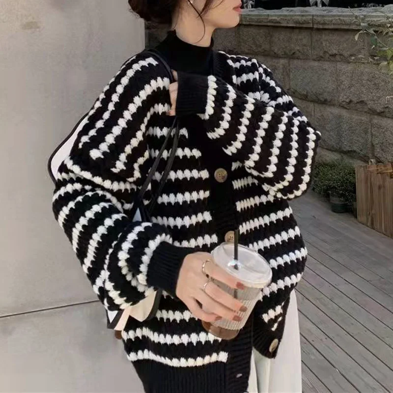 Women Vintage Striped Harajuku Streetwear Oversized Knitted Sweater Coat Autumn Winter Casual V-neck Long Sleeve Button Cardigan