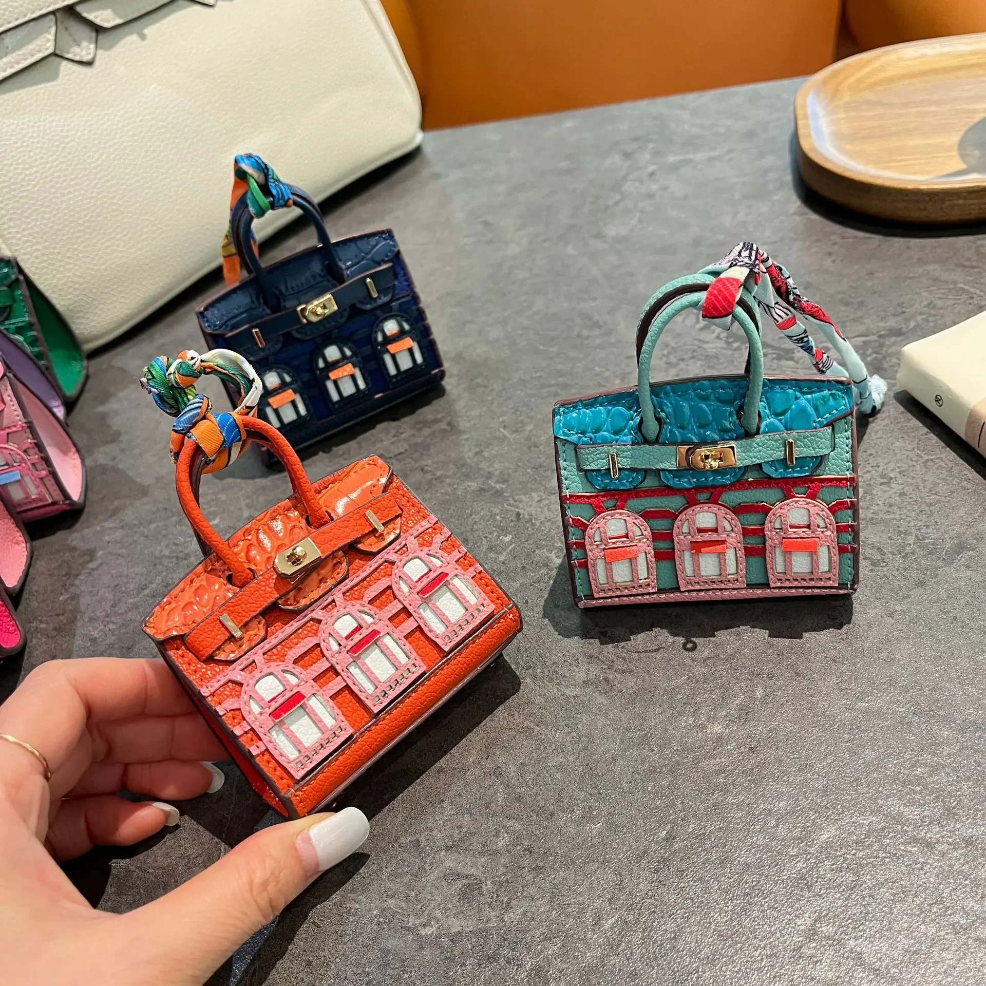 House-shaped mini headphone bag keychain lipstick envelope headphone bag car Key case women's bag charm