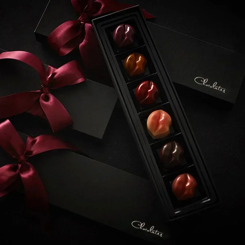 1PC 6/12/18 Holes Chocolate Boxes Packaging Valentine\'s Day Christmas Birthday Candy Gift Box Wedding Gifts for Guests Paper Box