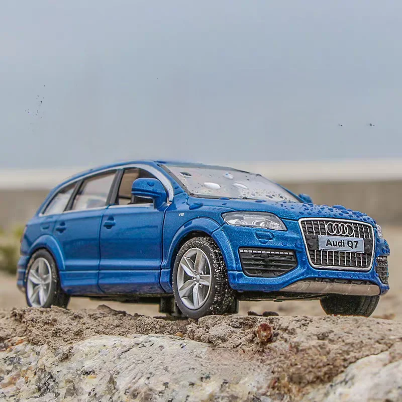 VW Audi Q7 V12 SUV grande simulazione pressofuso e veicolo giocattolo tirare indietro e porte aperte RMZ città 1:36 modello di auto in lega regalo per i bambini
