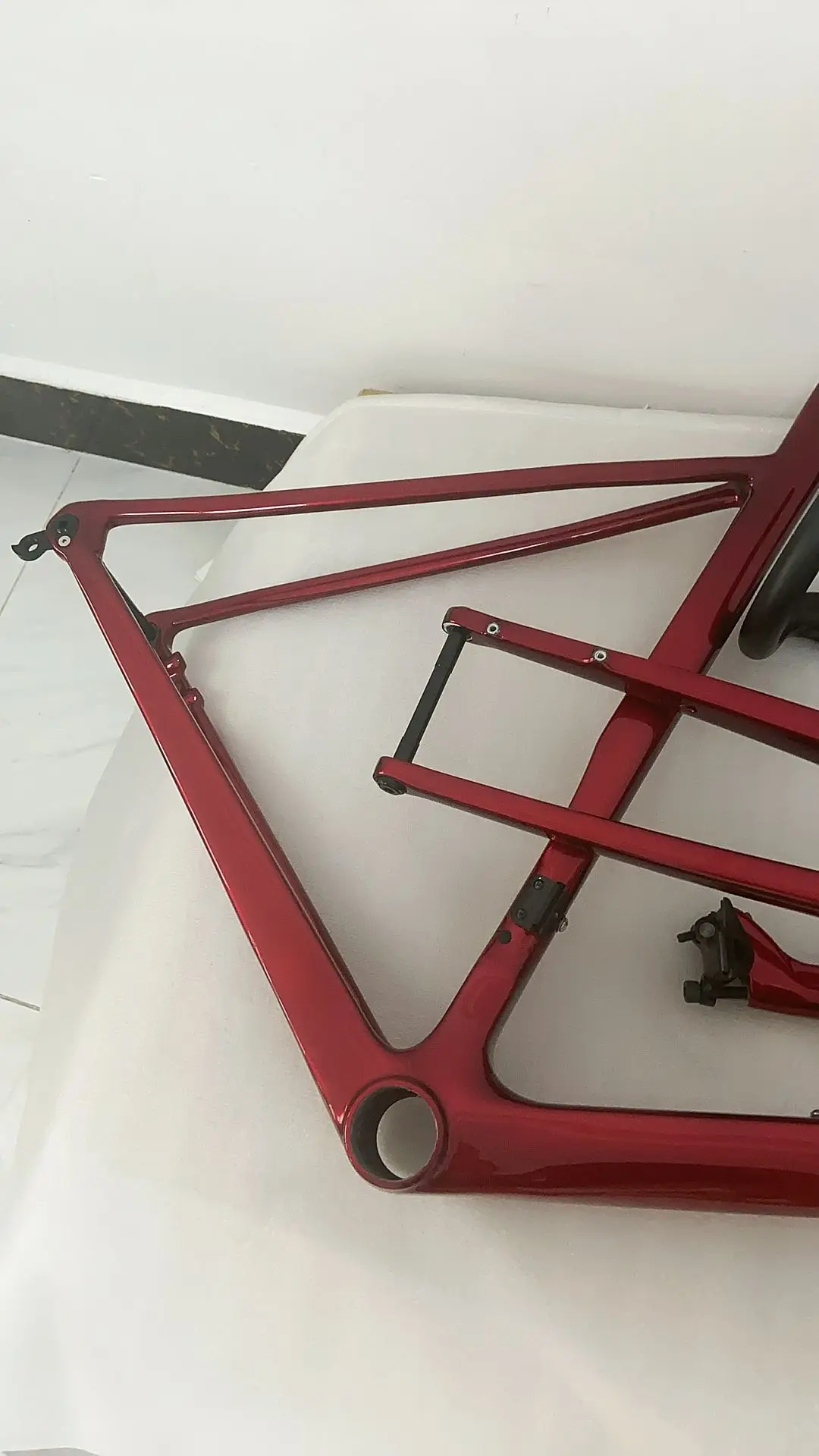 Metal red color bike carbon frame custom paint disc&rims brakes bicycle carbon frame bb386 ud glossy cycling frame+handlebar