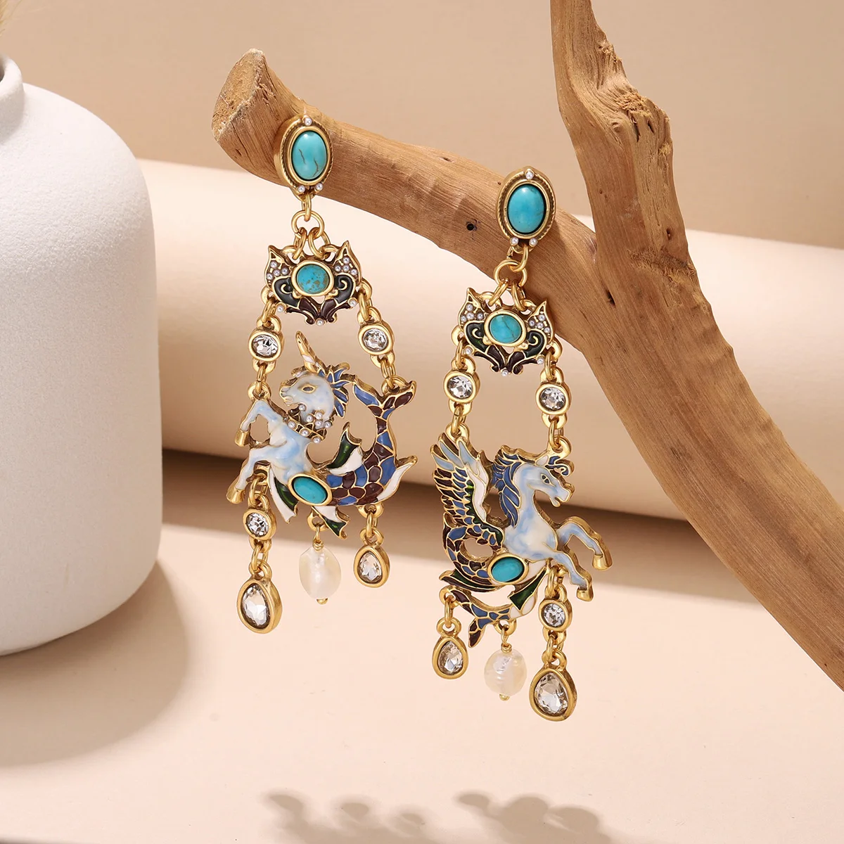 أقراط متدلية كلاسيكية من المينا بيغاسوس للنساء - نمط عرقي 18 قيراط مطلية بالذهب حجر الفيروز أقراط متدلية مجوهرات الحفلات