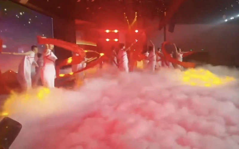 Professional 3500W Dry Ice Smoke / Fog Machine For Wedding Party Events Stage