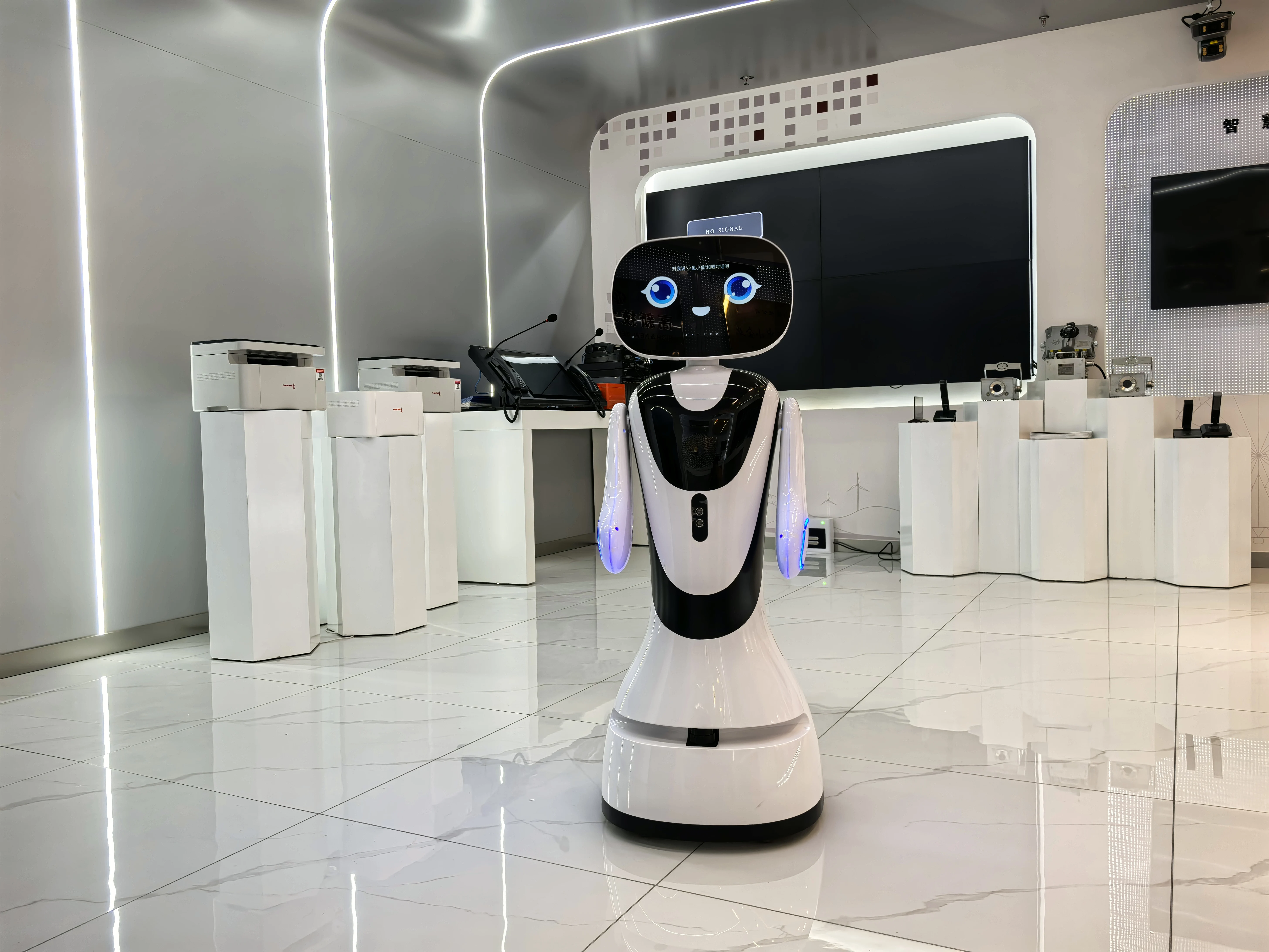 2026 New Alpha Timo AI Reception Welcome Robot ChatGPT Auto Charging Video Picture Display IP54 Mobile Mounting Guide School