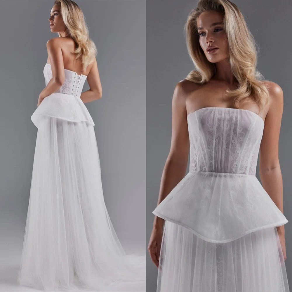 

Customized Formal White Tulle Wedding Dresses Dreamy Strapless Sleeveless Wedding Dresses Lace Up Back Bespoke Occasion Gown