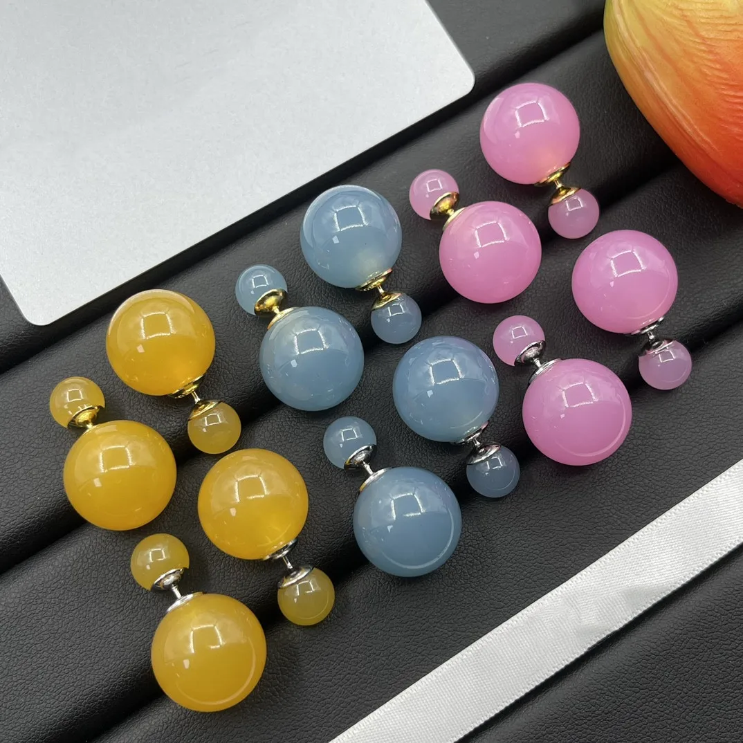 

Fashionable glass earrings