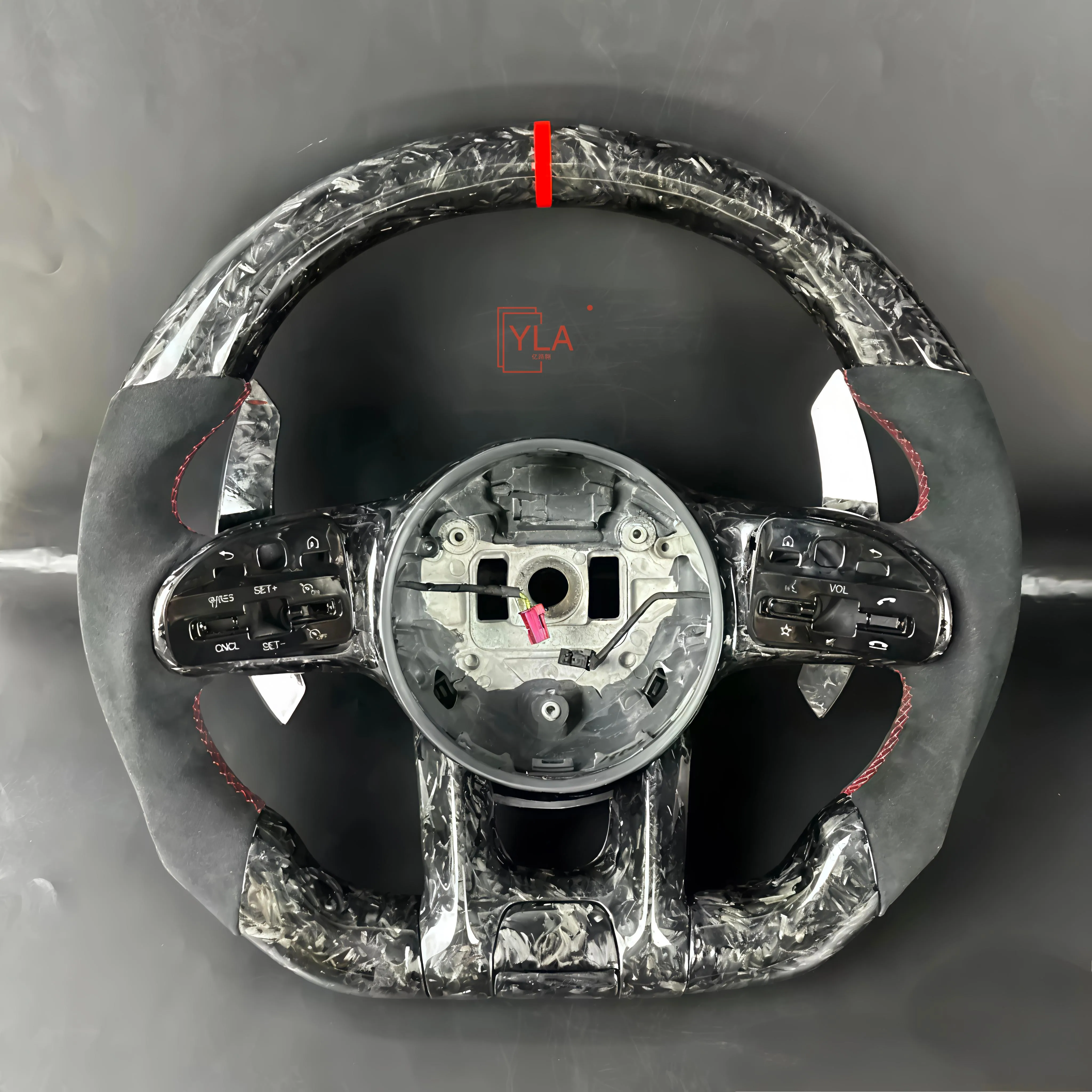 Wholesale Price Perforated Leather Carbon Fiber Steering Wheel for Mercedes Benz GLC GLC63 AMG Car Steering Wheel