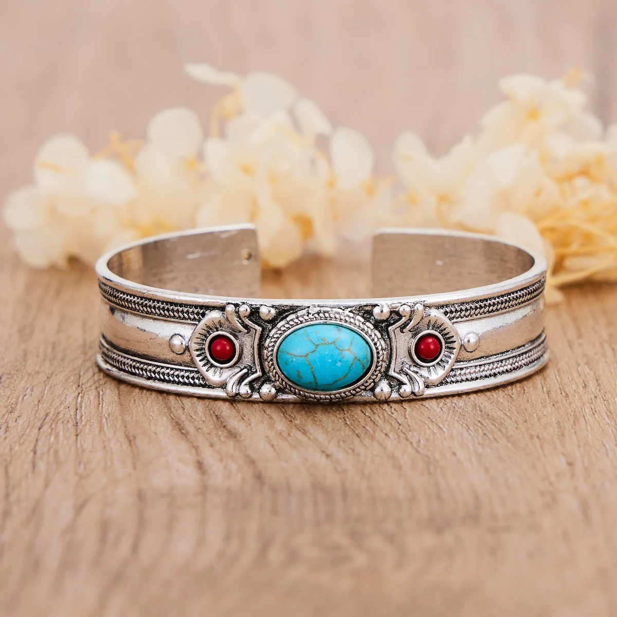 Bohemia Oval Blue Stone Cuff Bracelet For Woman Hand Accessories Vintage New Ladies Jewelry Open Bracelet