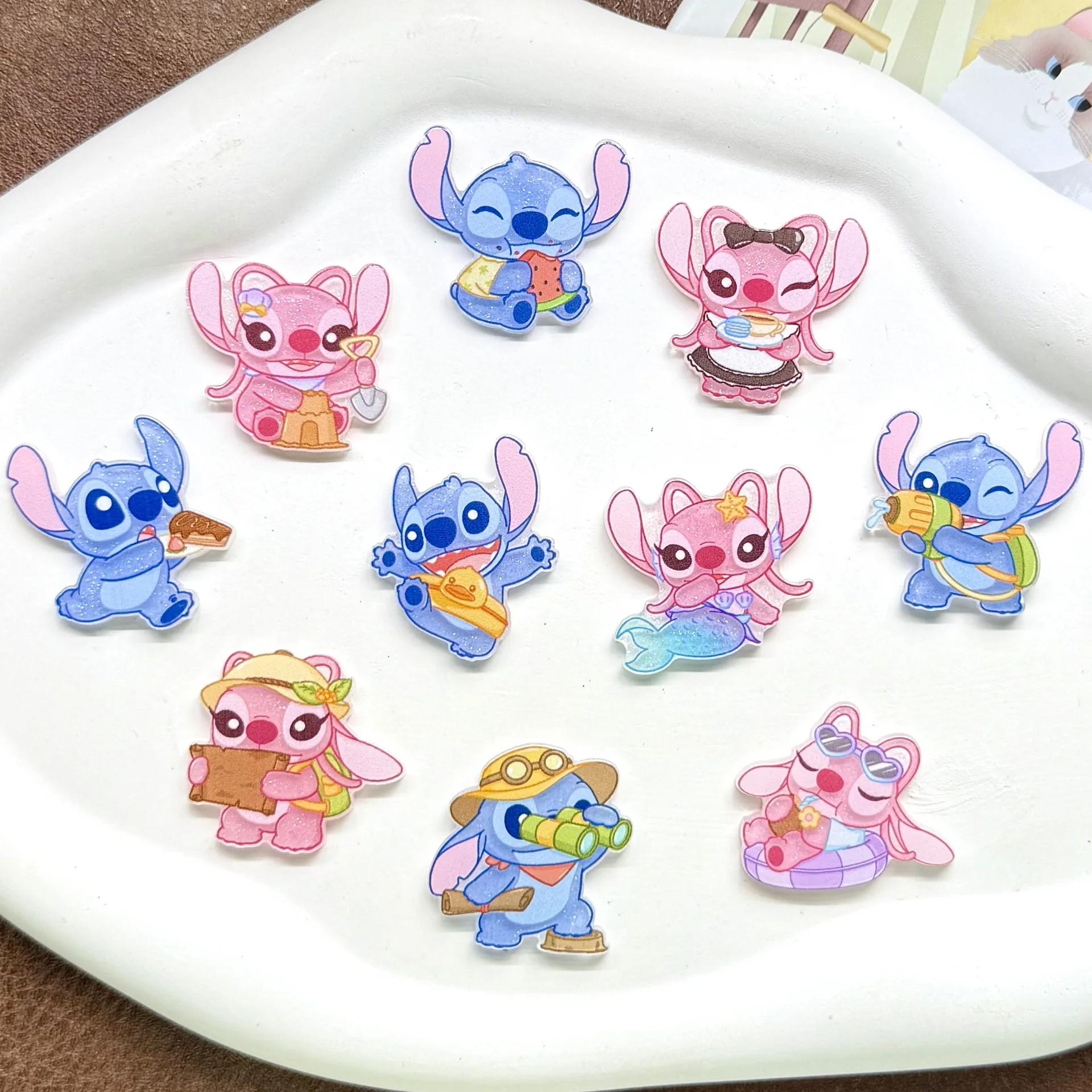 

Miniso's new acrylic jewelry small accessories cute cartoon Stitch DIY
