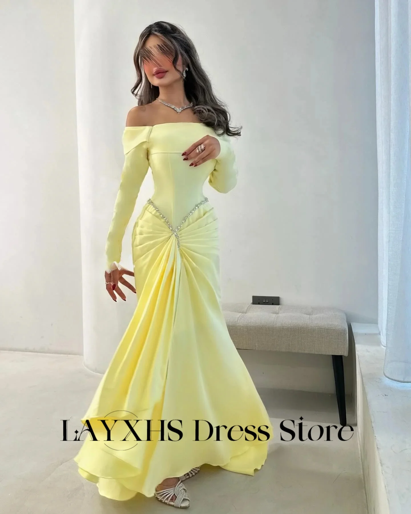 LAYXHS Proste Żółte Sukienki Wieczorowe Odkryte Ramiona Syrena Długie Rękawy Koraliki Plisy Damskie Sukienki na Bal Maturalny Szyte na Miarę فساتين سهر