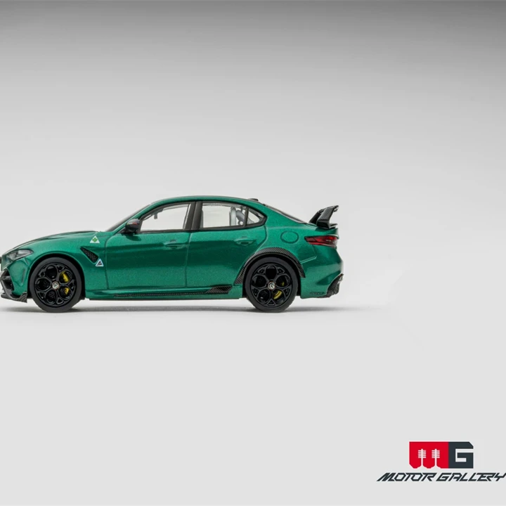 Nuovo disponibile Galleria motoria 1:64 Alfa Romeo Gtam Lega in edizione limitata Diecast Ornamenti Romeo Giocattoli personalizzati Regalo di Natale per bambini