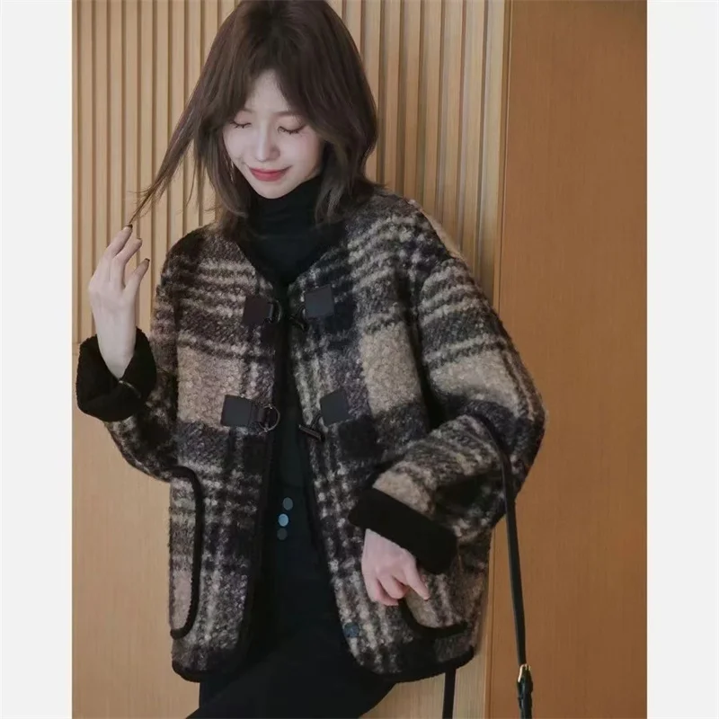 Loop Fragrant Woolen Women's Coat Thickened 2025 Autumn and Winter New Loose Plaid Lamb Hot Item Loose Fleece Top for Commuting