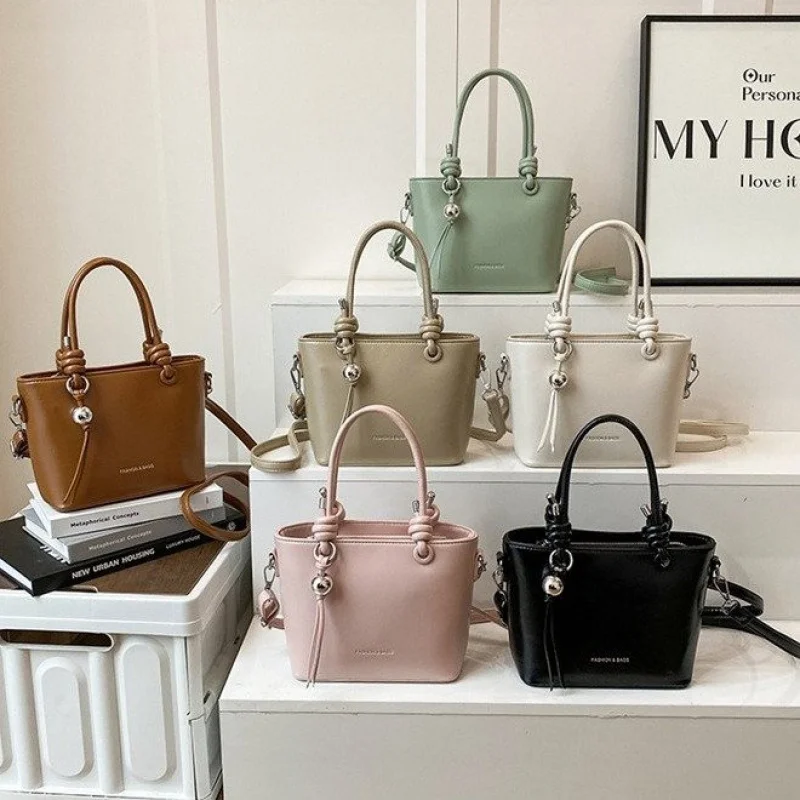 

High-End Ladies Messenger Bag Crafted From Jasmine-Patterned Leather Featuring Casual Paris Spacious Soft Daily Refined Look​