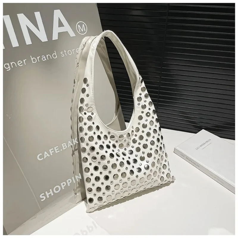 

Fashion Punk Metal Rivet Bucket Bag High Quality Underarm Shoulder Tote Bag 2025 New Trendy Motorcycle Bag Women's Bags