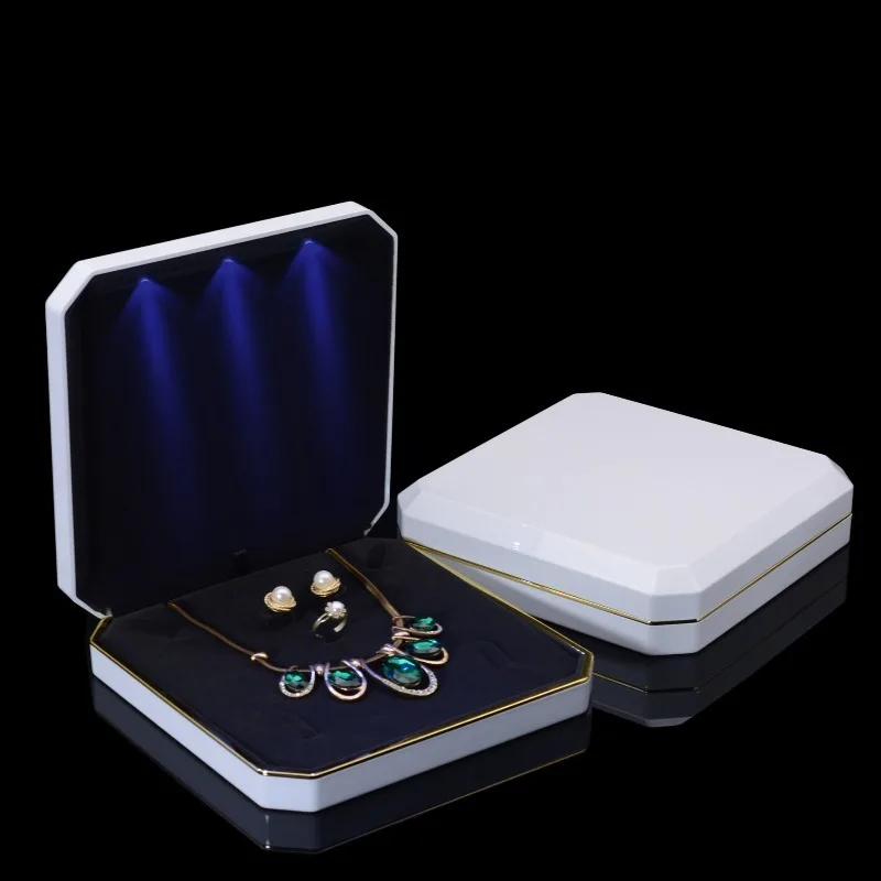 LED Lights Jewelry Boxes Portable Multifunctional Jewelry Set Box Modern Minimalist Luxury Pearl Necklace Storage Box Ring Cases