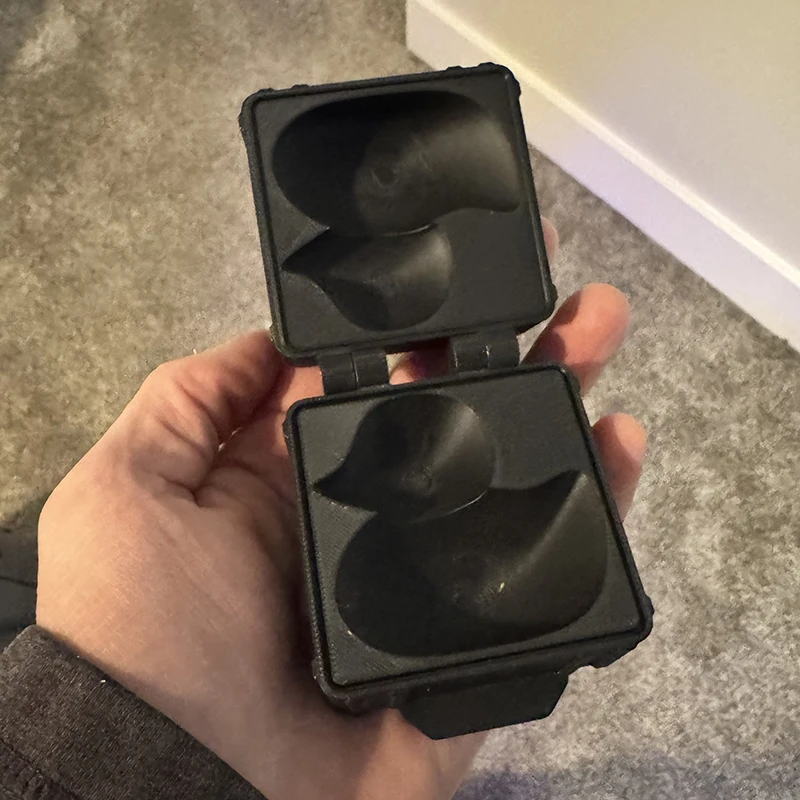 Duck Shape Snowball Maker - Mold & Launcher for Outdoor Winter Fun, Family Snowball Fight Game