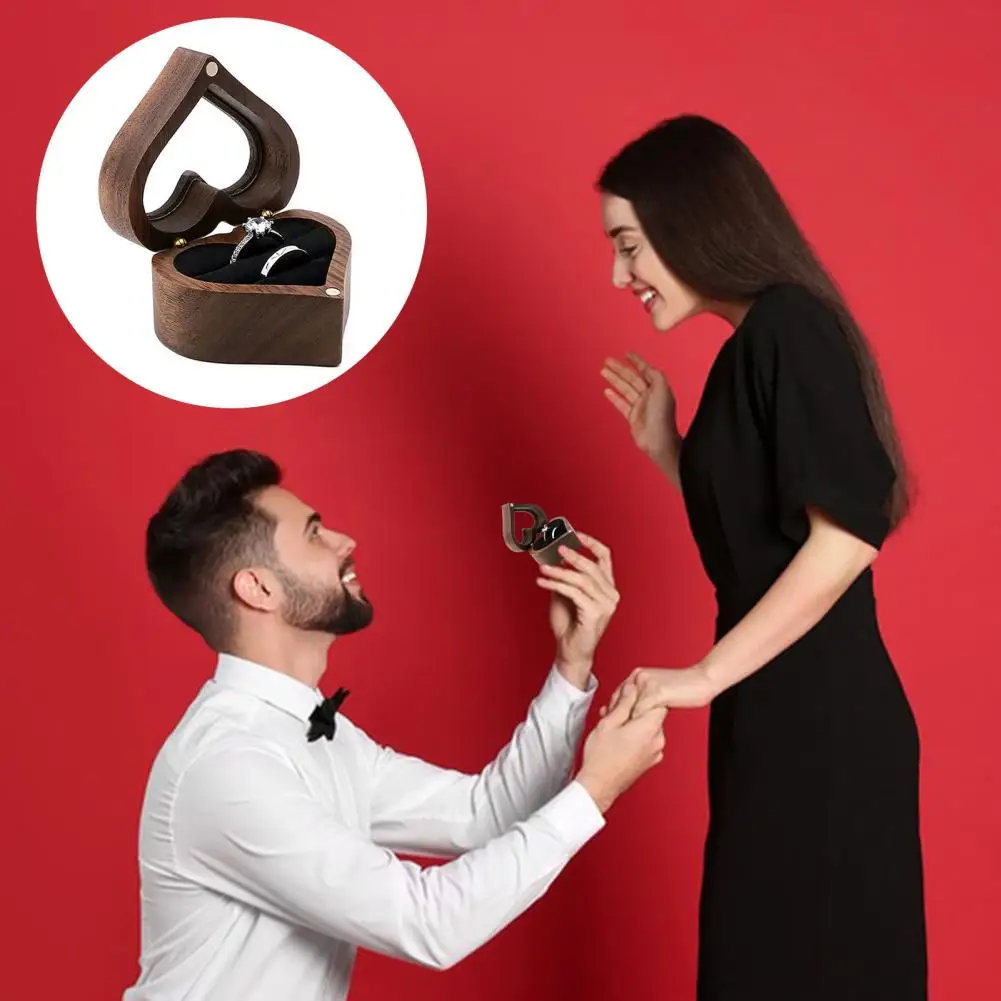 

1 шт., коробка для колец из орехового дерева в форме сердца с гравировкой для свадебной церемонии, шкатулка для ювелирных изделий, предложение для хранения, подарок, вмещает 2 кольца