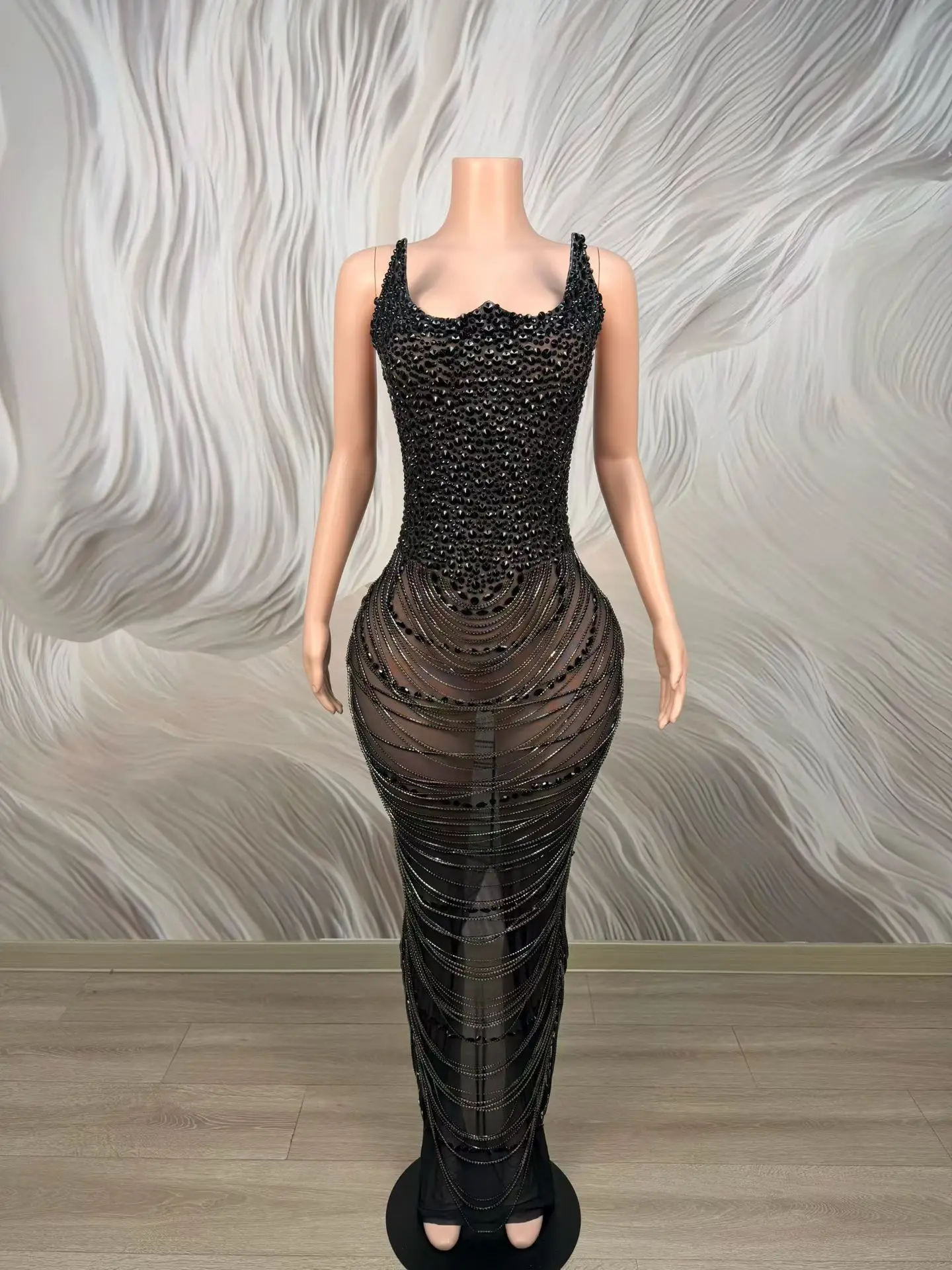 Huxianchangqun Black Mesh Mermaid Gown with Black Rhinestones and Beaded Chain Details for Evening Parties and Gala Events