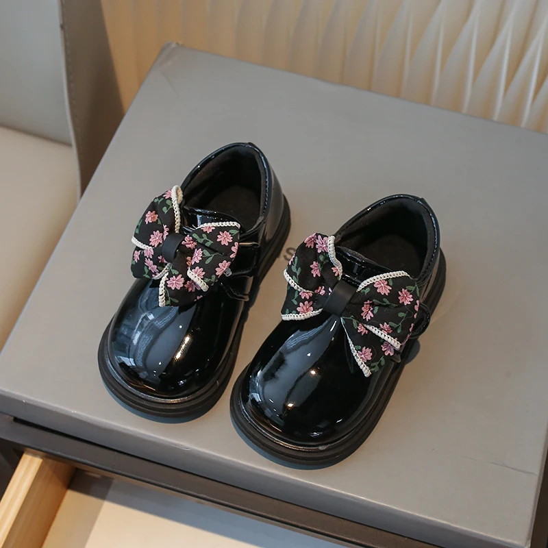 Girls' Leather Shoes 2024 Spring and Autumn New Little Girl Fashion Princess Shoes Baby Bow Casual Soft Sole Single Shoes