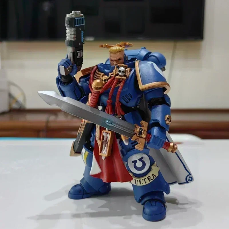

JOYTOY Warhammer 40K 1/18 Ultramarines Primaris Captain with Power Sword Plasma Pistol Action Figure Model Toys Gifts In Stock