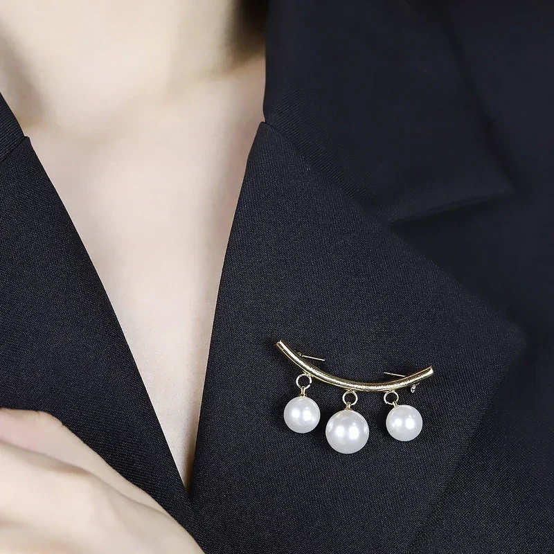 Fashion Pearl fixed strap charm safety pin brooch cardigan clip chain brooch jewelry wholesale