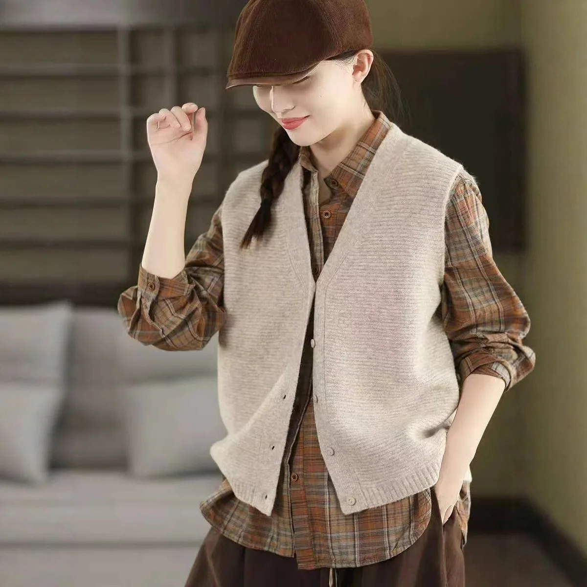 Good Quality Wool Blended Vest for Women Winter Fall Fashion V-neck Sleeveless Knitting Waistcoat Simple Basic Cardigan Female