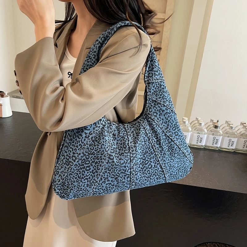 

Elegant Premium Women's Shoulder Bag | Classic Leopard Print Large Capacity&Smooth Zipper Closure for Daily Errands&Commutes