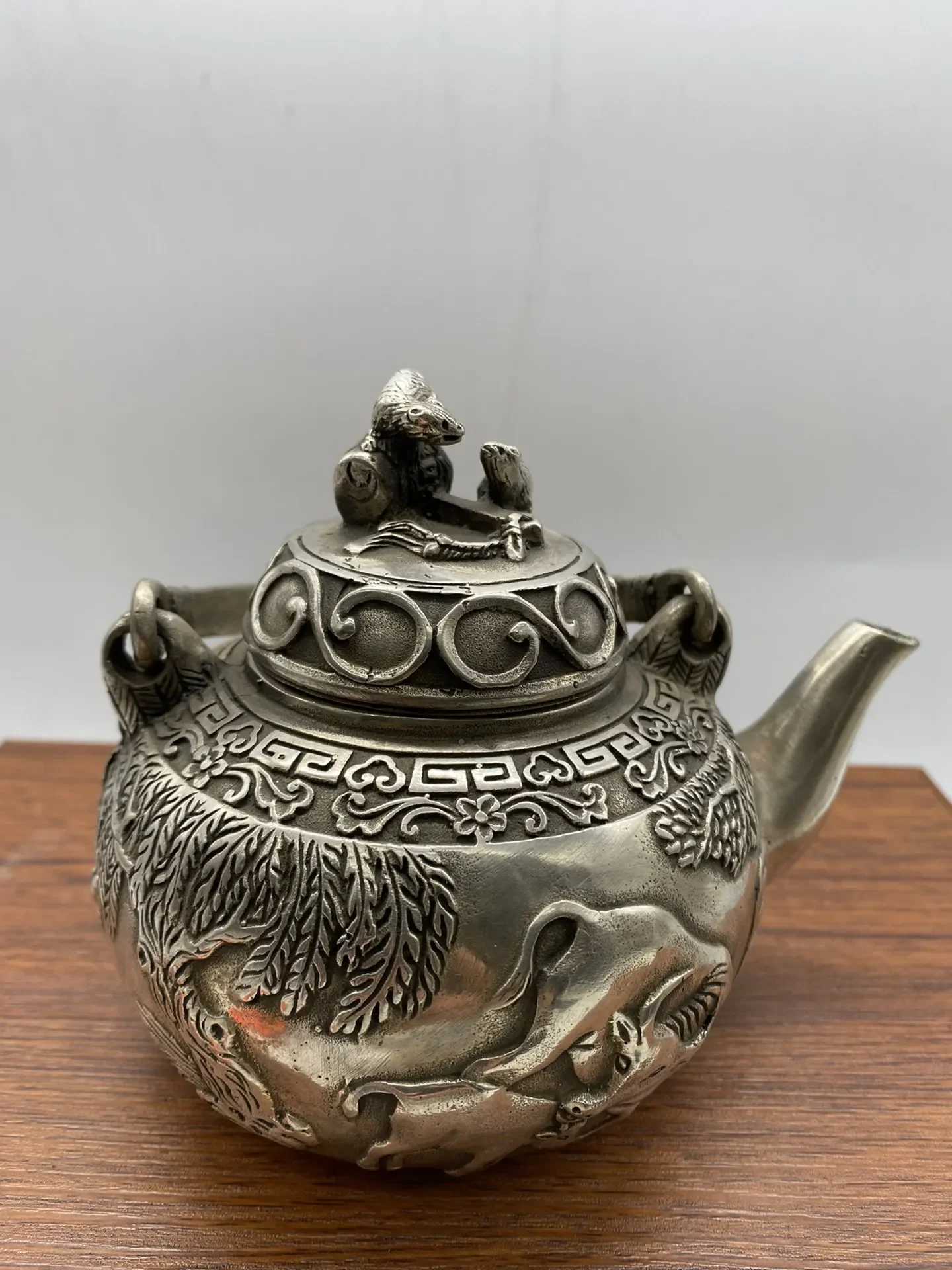 China Tibet Vintage decoration miao Silver White copper Boy herding catt pot fengshui longevity Teapot metal handicraft wine pot