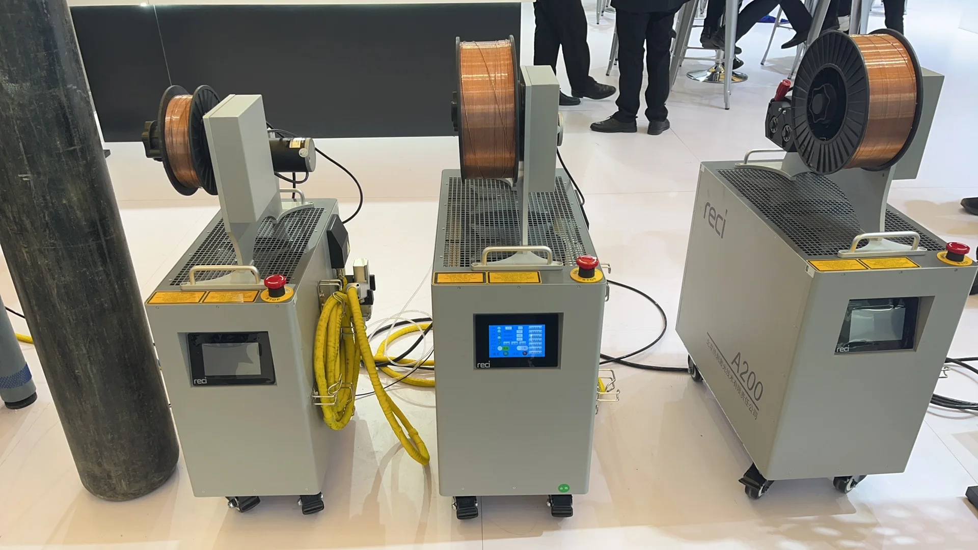 Air Cooled 1500w Laser Welders Handheld Fiber Laser Welding Machine with Air Cooling System