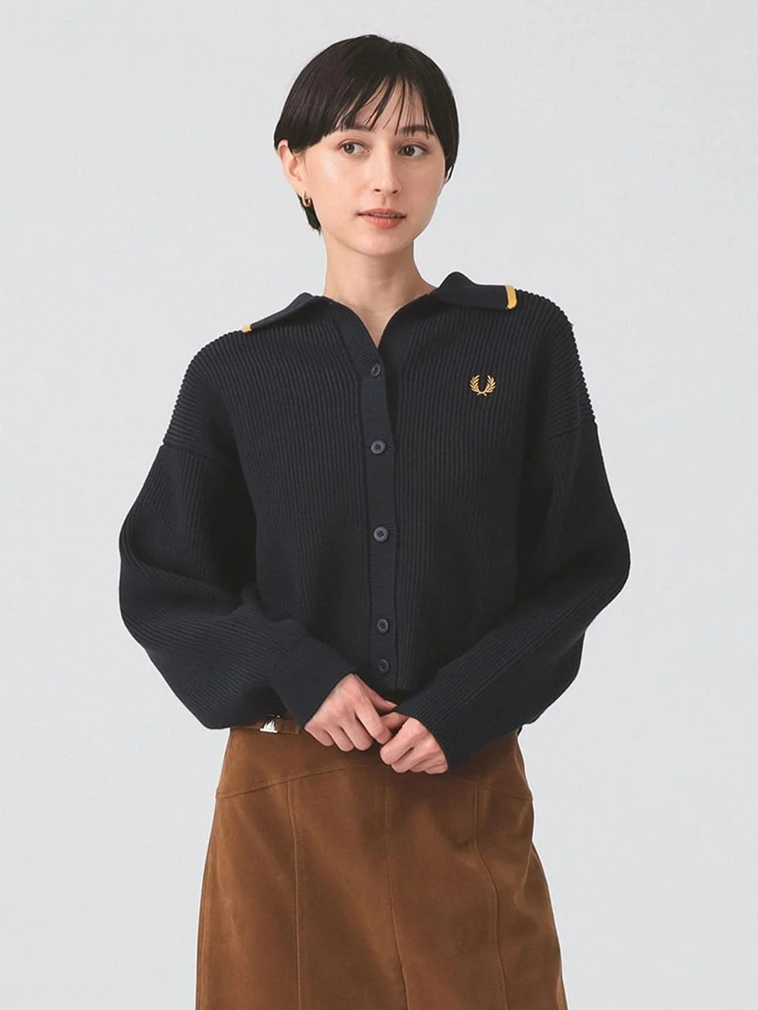 

Весна 2026: Новинка! Вязаный кардиган с длинными рукавами из смесового хлопка, коллаборационная версия.