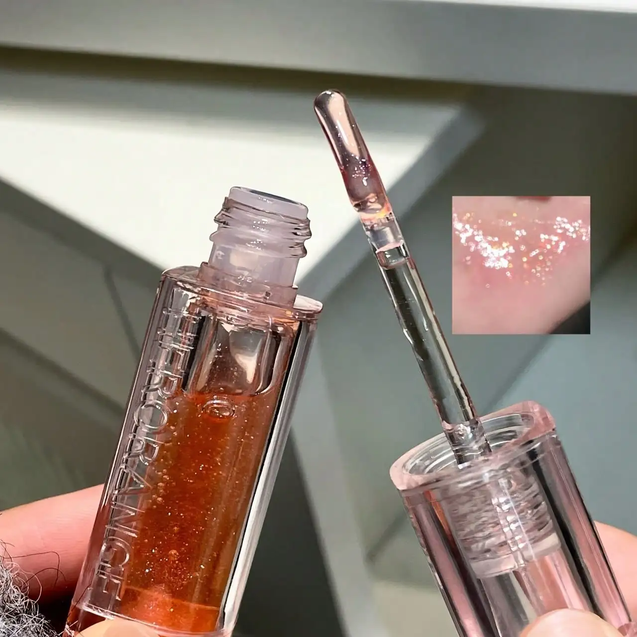 Herorange Sparkling Tinted Lip Oil Moisturizing Subtle Shimmer Plump Glossy Lips Long Lasting Non Sticky Daily Makeup view 5