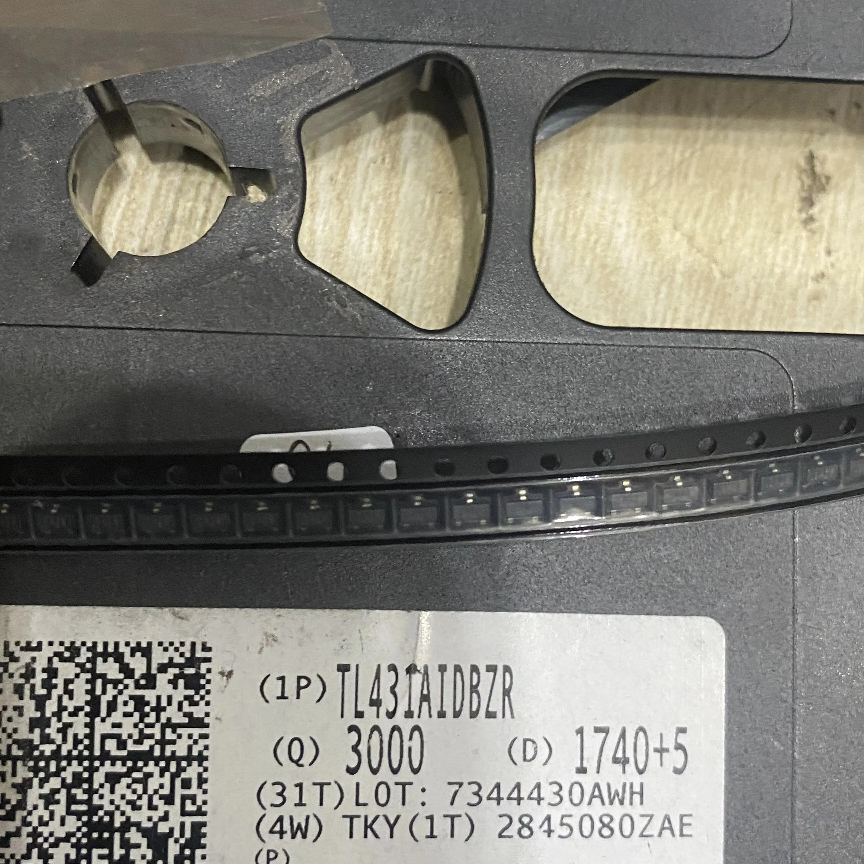 500PCS Brand new original TL431AIDBZR 17+19+ SOT23