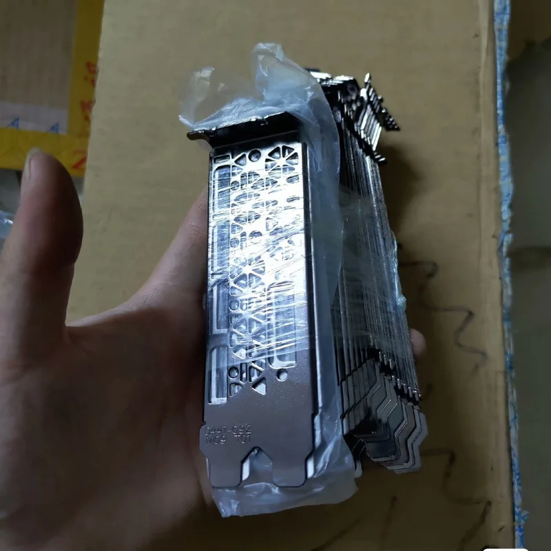 Перегородка IO для видеокарты NVIDIA Quadro M5000