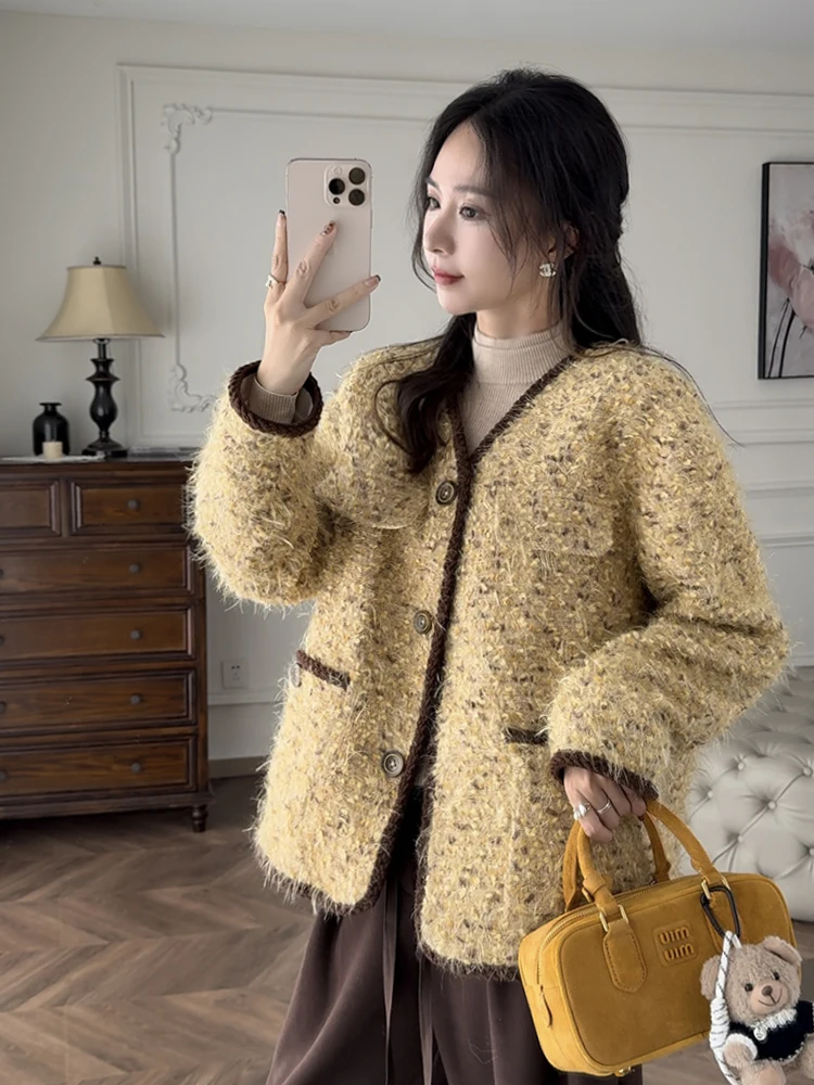 

Женское пуховое пальто на осень-зиму, свободного кроя, с V-образным вырезом, утепленное, с желтым узором, в стиле маленькой Франции, теплое, для повседневной носки