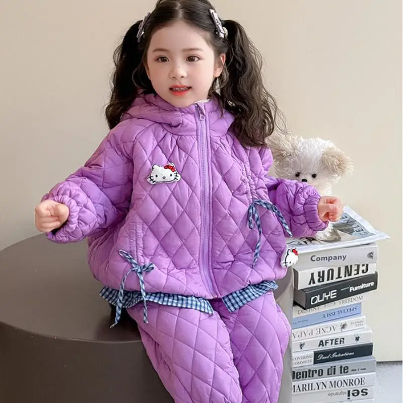 

Зимняя толстая куртка с капюшоном Hello Kitty для девочек, новинка 2025, детский теплый комплект с героями мультфильмов аниме, модная милая повседневная удобная одежда