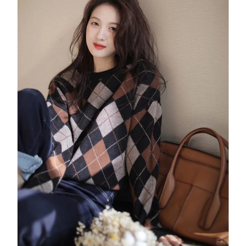 Rhomb patchwork color thickened round neck cashmere knitwear women\'s fall/winter loose slimming large-size wool base sweater