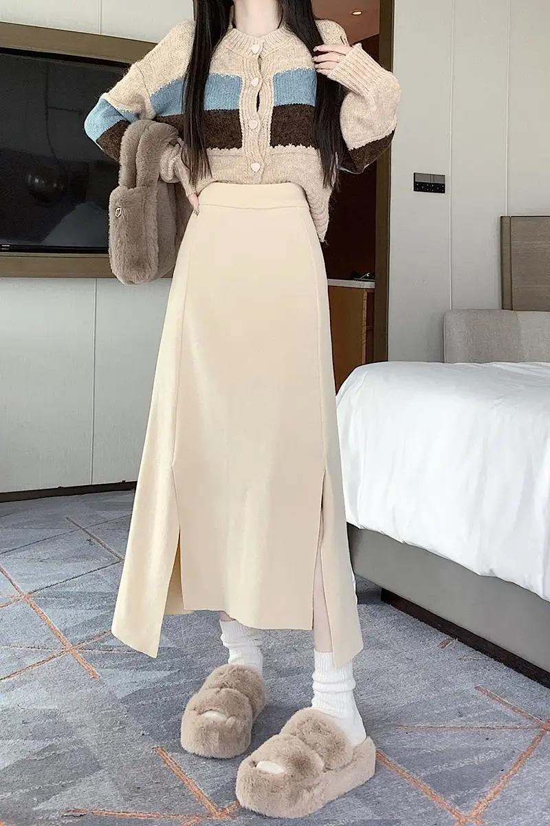 Split Knitted Half Skirt Women's Autumn/Winter 2023 New Versatile Irregular A-line Skirt High Waist Personalized Long Dress