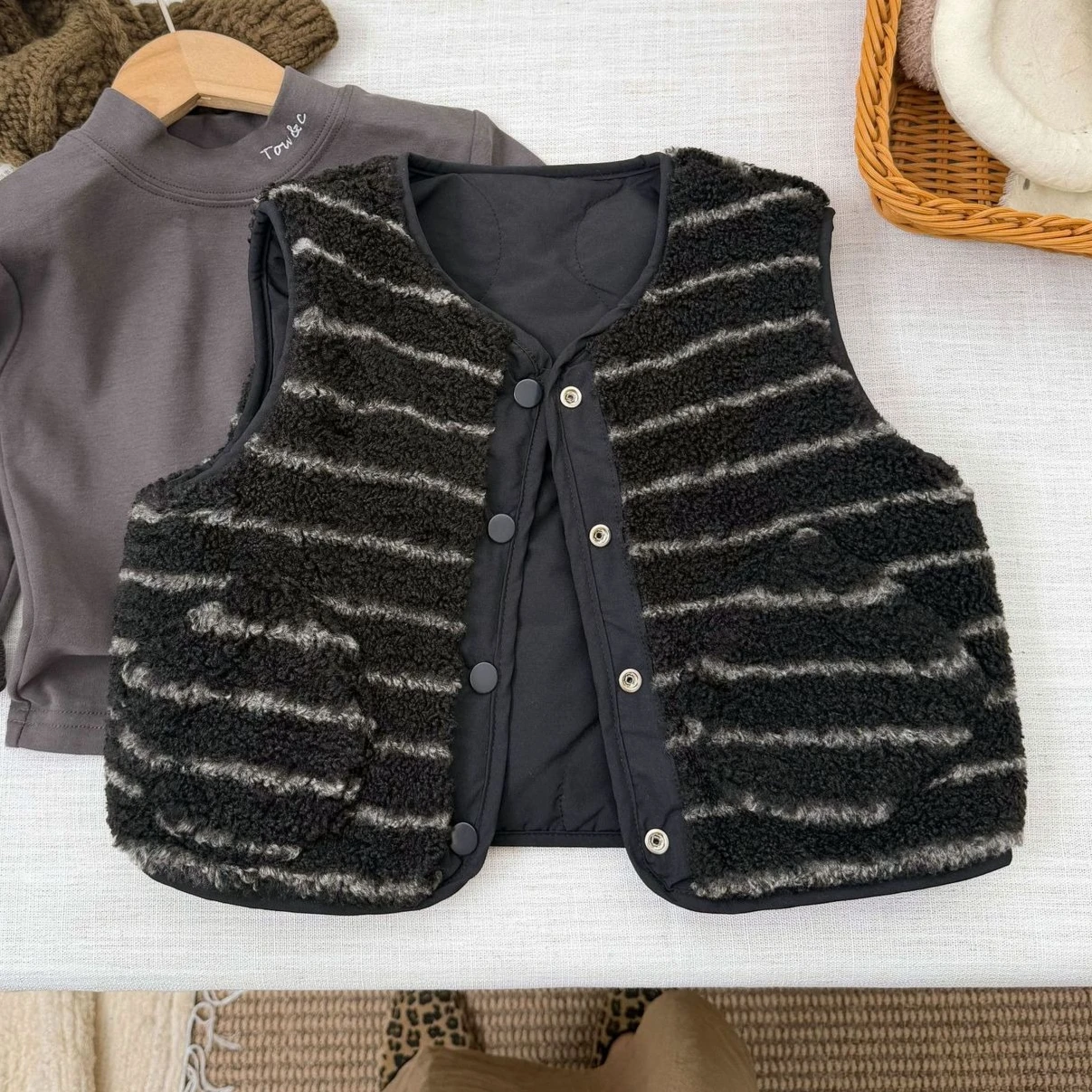 Boys Waistcoat 2026 Autumn and Winter New Childrens Clothing Korean Boys and Girls Wear Thick Cotton Waistcoat on Both Sides