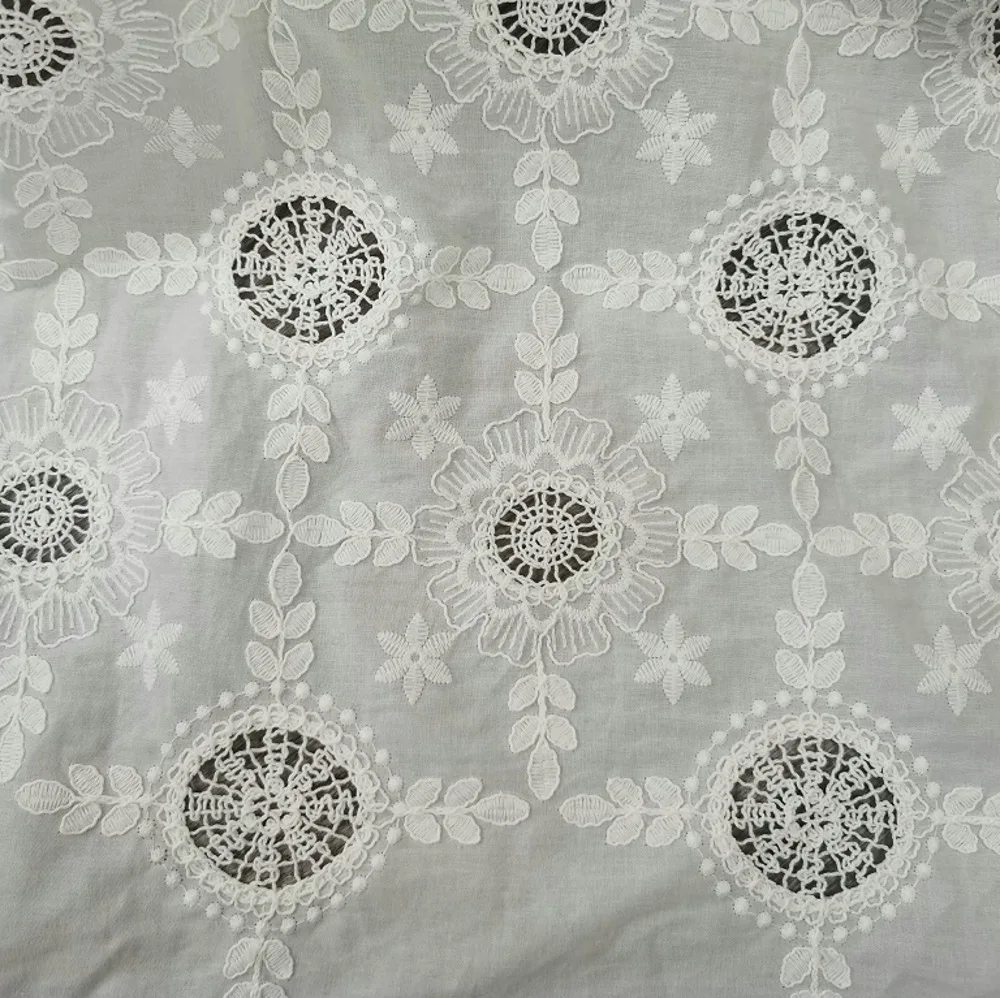 new-100-cotton-hollow-out-circular-floral-lace-embroidered-fabric-for-clothing-dress-fabric-designer-tailor's-muslin