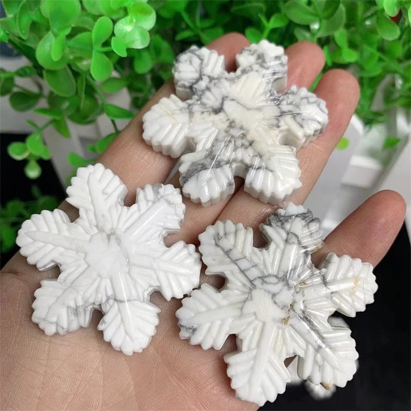 5cm Natural Howlite Crystal Gem Stone Mineral Snowflake Carving Healing Reiki Home Decoration Jewelry Craft Gift 3pcs