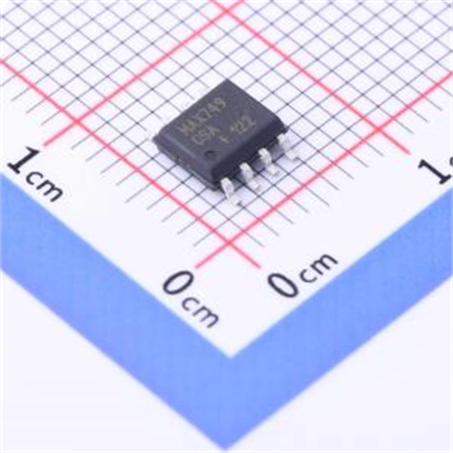 5SZT/LOT MAX749CSA+T (PMIC)