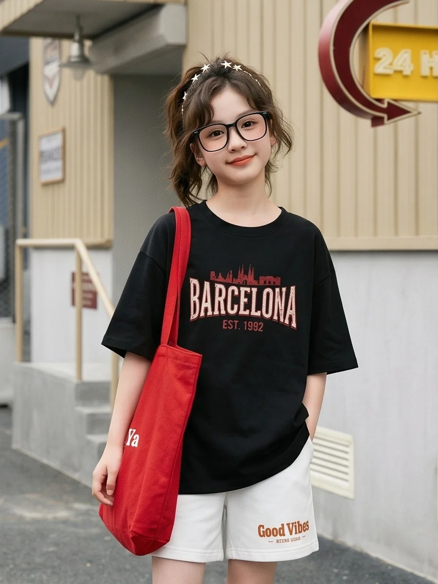 Ropa de verano para chicas adolescentes, conjunto de camiseta y pantalones cortos 100% de algodón, estampado de la ciudad de Barcelona, ​​Good Vibes Retro, traje de 2 piezas BA1
