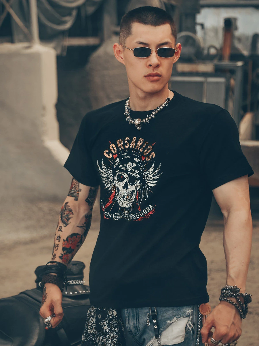 European and American Street Re-washed Short-sleeved T-shirts with Unique Crack Patterns and Skull and Pirate Ship Prints