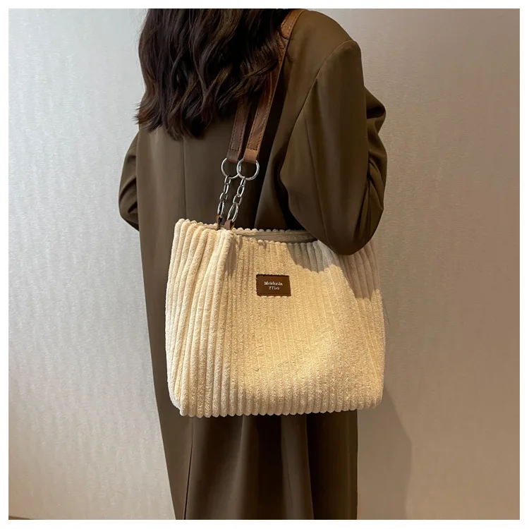 حقيبة كتف نسائية سروال قصير جديد بسلسلة ذات سعة كبيرة تحت الإبط حقيبة يد نسائية للركاب