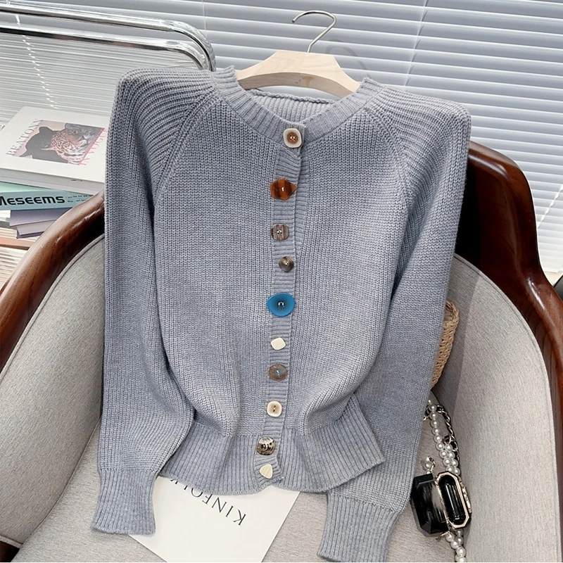 Top vendita cappotto maglione con bottoni colorati donna autunno e inverno nuovo design top corto sottile allentato