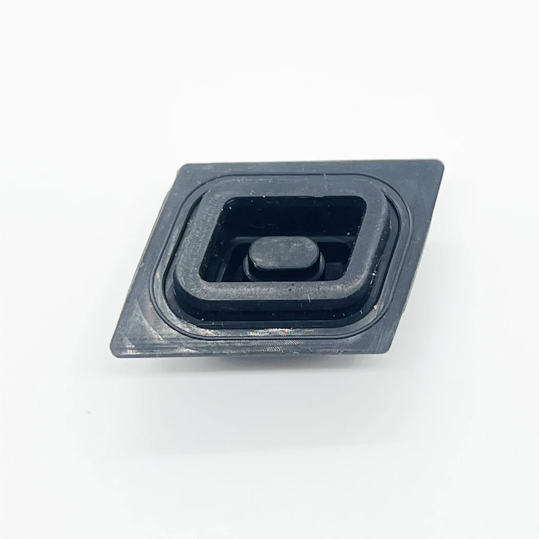 مقبض الباب الخارجي غطاء مفتاح زر صغير مناسب لكيا سبورتاج QL 2016-2021 82651D9710 82661-D9710 2026 #6