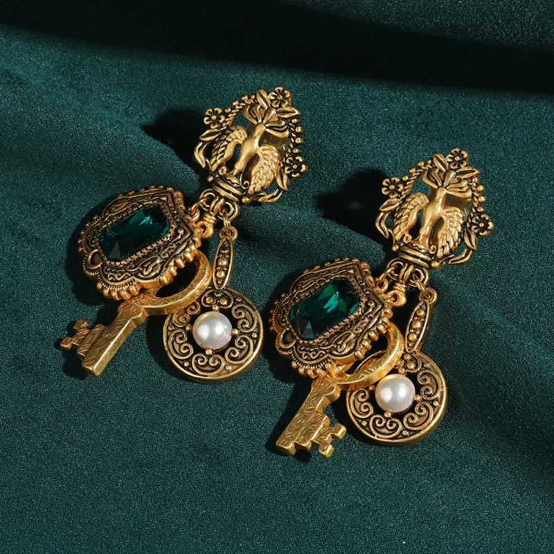 

Vintage Green Crystal Key Drop Earring Unique Pearl Jewelry Designer Antique Gold Color Luxury For Woman Accessories Retro 2025