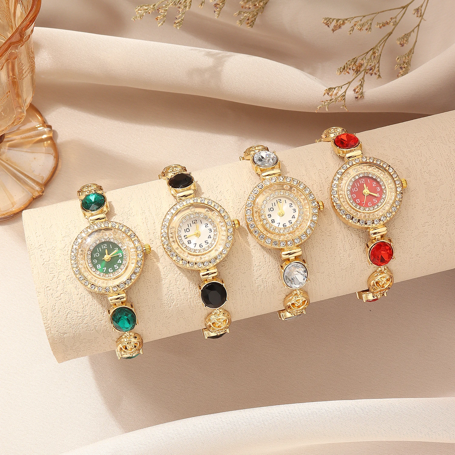 ساعات نسائية فاخرة كلاسيكية قرص صغير أرقام عربية ملونة كريستال لهجات سوار موضة السيدات ساعة كوارتز هدايا