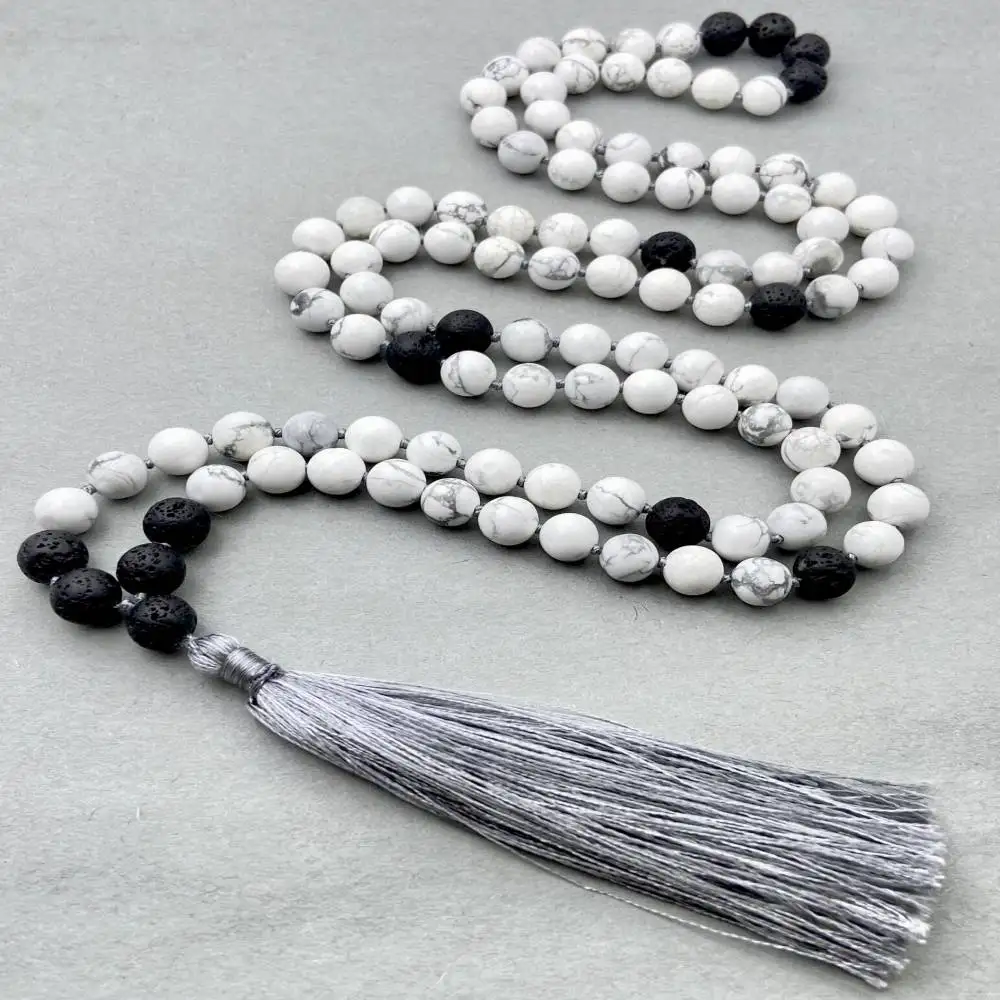 

Натуральное белое ожерелье-мала из гаулита с 108 бусинами, акцентом из лавового камня и серым кисточком, духовное ароматерапевтическое украшение